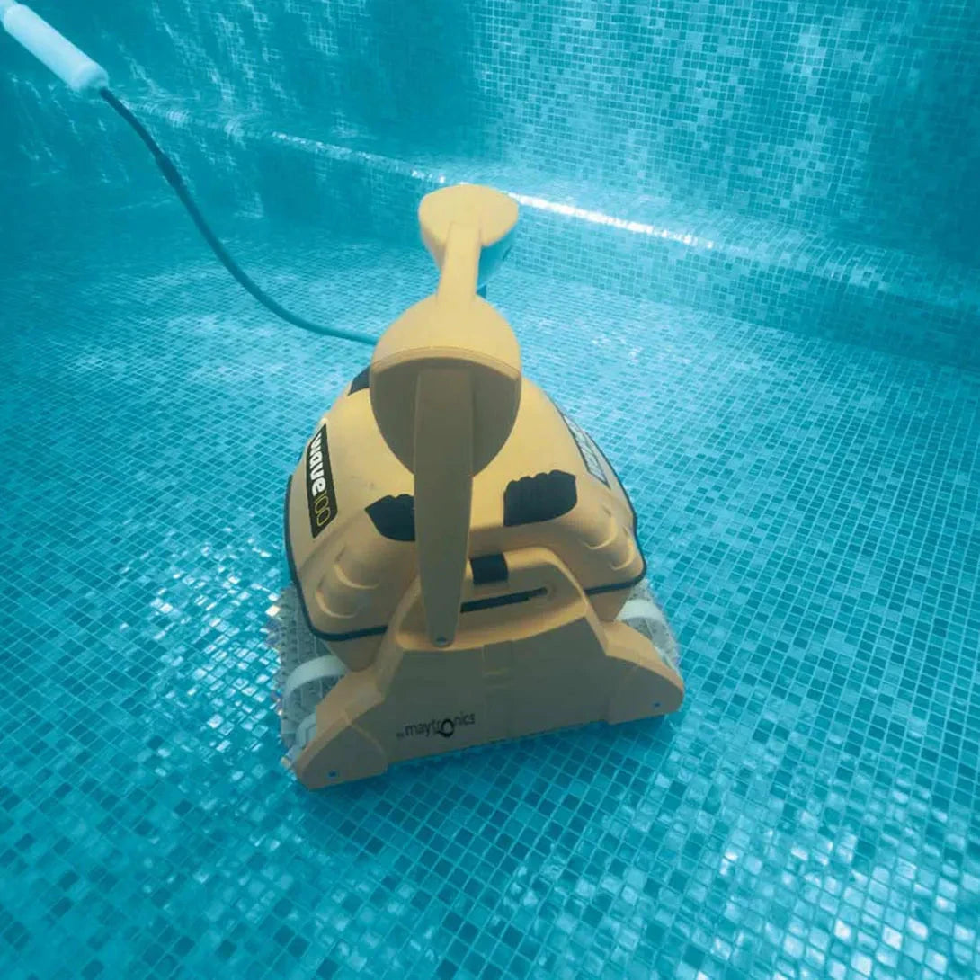 Dolphin Wave 100 by Maytronics