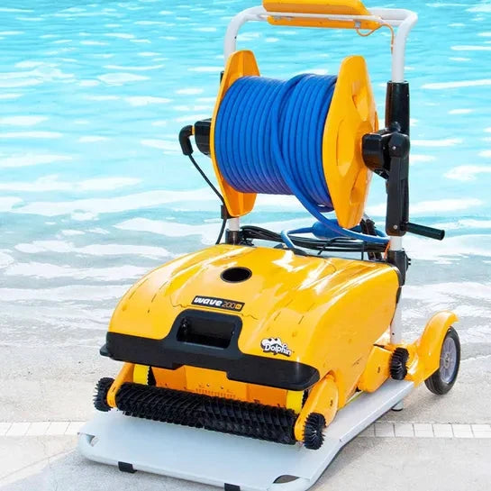 Dolphin Wave 200 XL by Maytronics